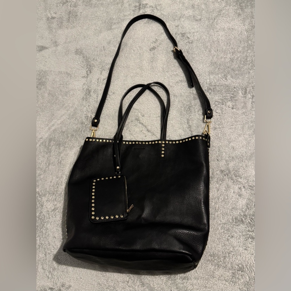 Elegant Black Leather Shoulder Bag with Studded Detail
